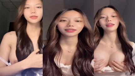 คลิปไลฟ์เสียวกลุ่มลับ หลุดสาวสวยน่ารักนมโชว์ บีบโชวแบบหื่นๆ หุ่นดีน่าเย็ดมาก